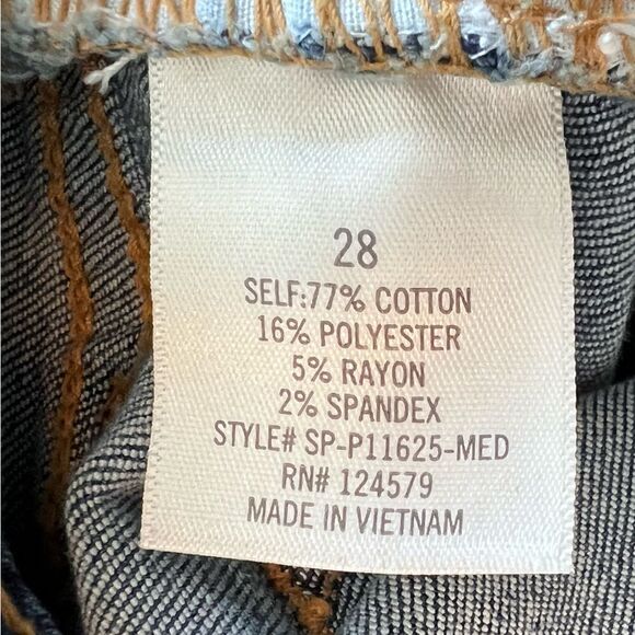 Harper Heritage  Womens Distressed Jeans, size 28 - Picture 13 of 13